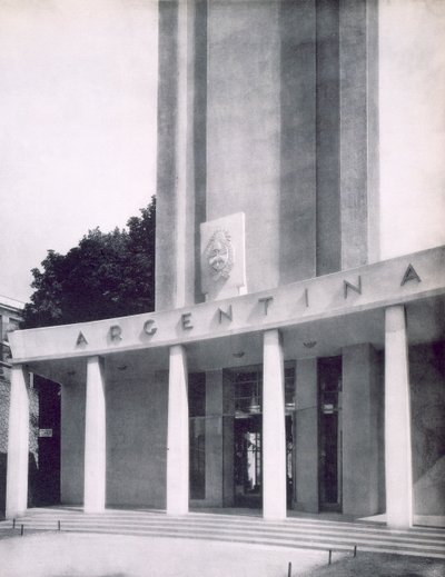 Das argentinische Gebäude auf der Pariser Weltausstellung, 1937 von French Photographer